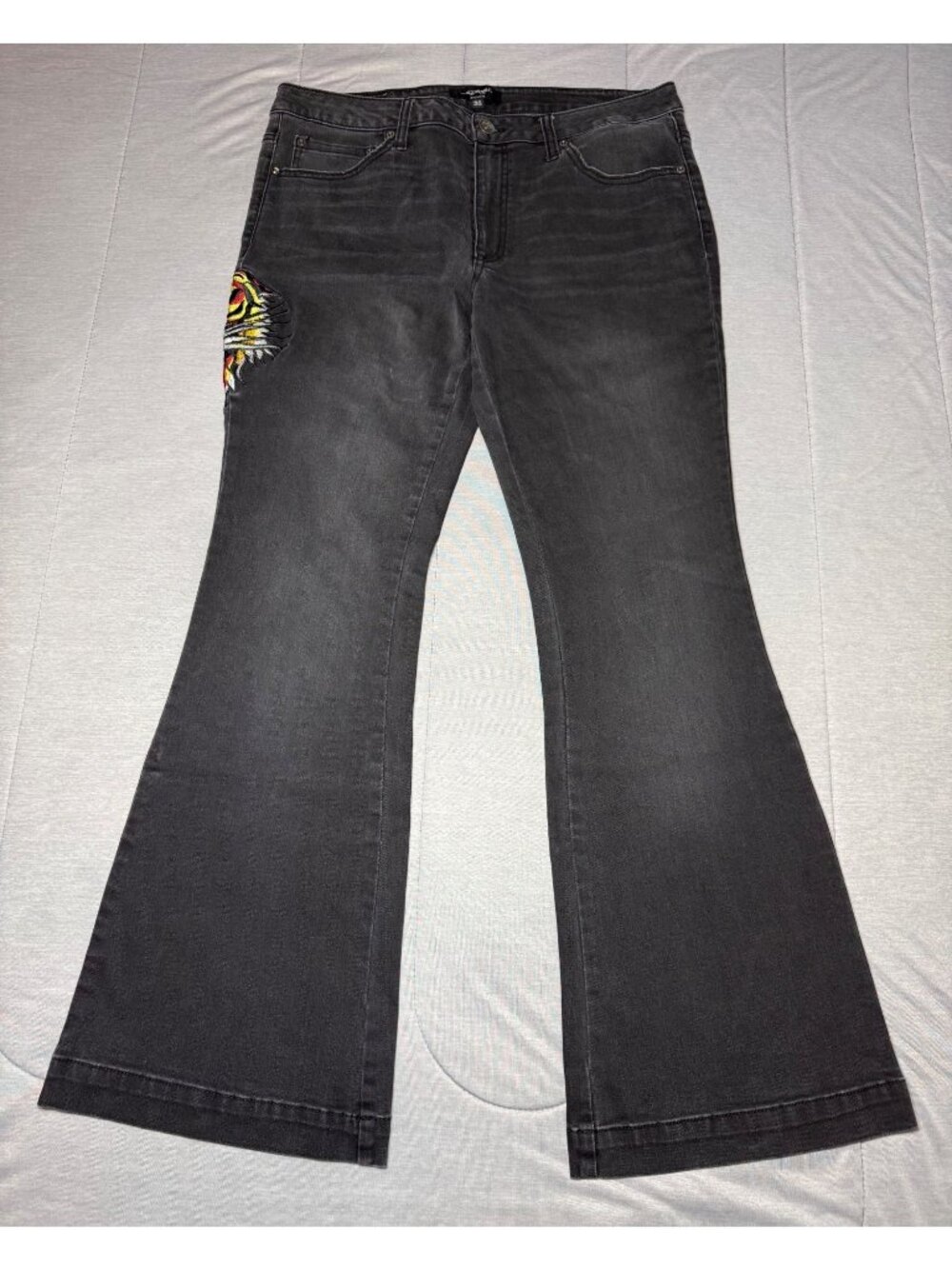 Ed Hardy Womens Black  Flare Jeans Size 32 With Tiger Embroidery & Logo